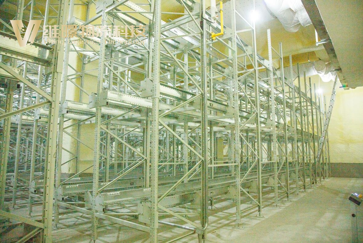 冷鏈倉儲環(huán)境下！穿梭車貨架如何實(shí)現(xiàn)高效與安全并存