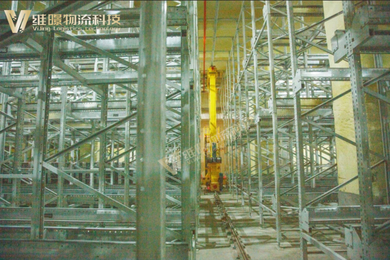 自動化立體冷庫怎么選設備？穿梭車與堆垛機的核心差異解析